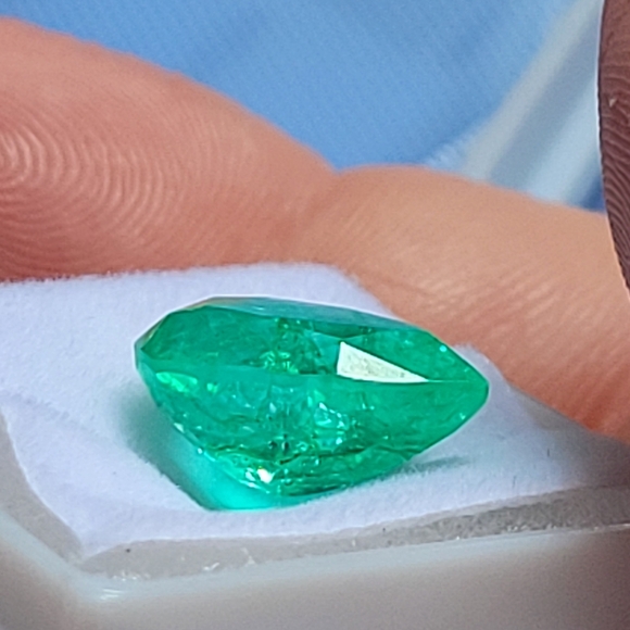 Natural Colombian Emerald 13Ct Loose Gemstone Green Pear Cut Gem - Picture 2 of 3